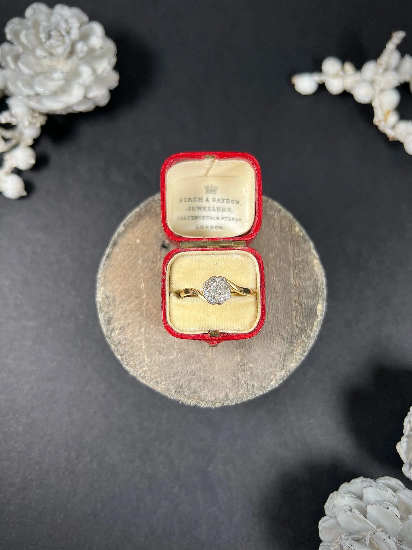 Antique 18ct Gold & Platinum Stamped, Edwardian Diamond Daisy Ring