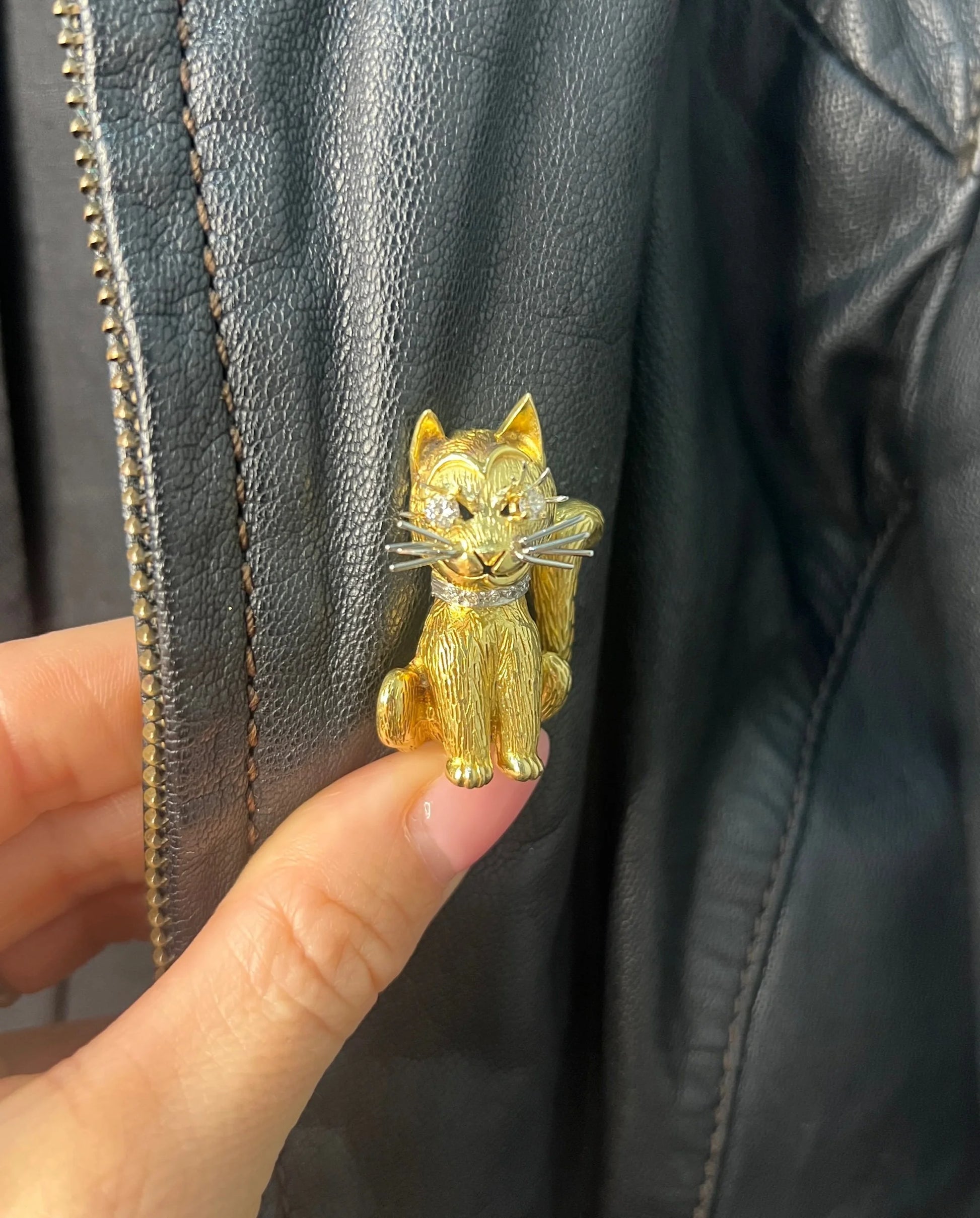 Vintage 18 Carat Yellow Gold Cat Brooch with Diamond Eyes and Collar, London 1962