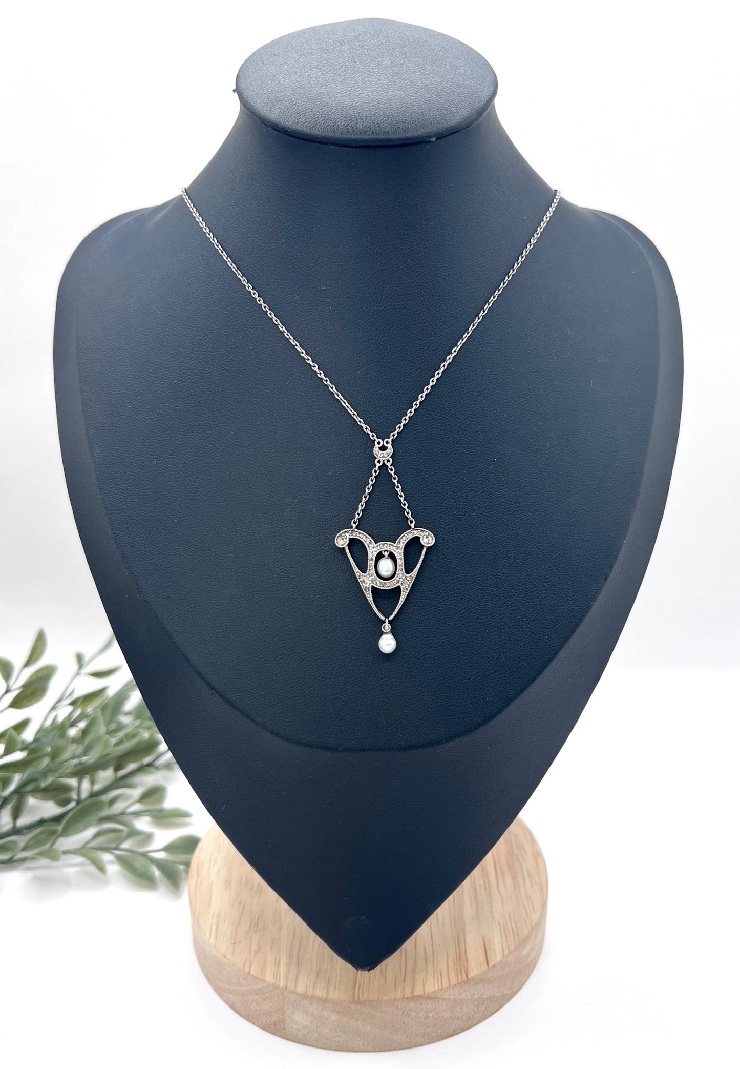 Edwardian Diamond and Pearl Pendant Necklace in Platinum and 18 Carat Gold