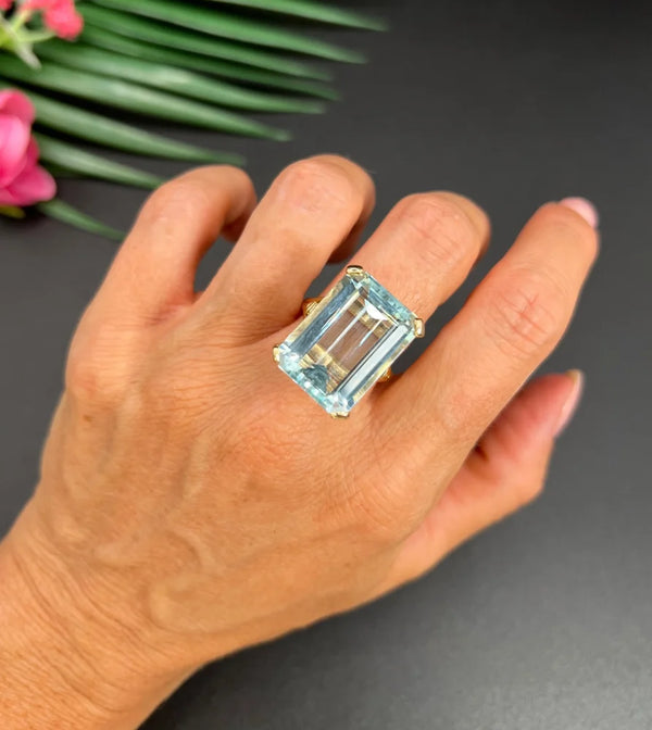 Vintage 19.64ct Aquamarine Solitaire Cocktail Ring with Baguette Diamond Shoulders