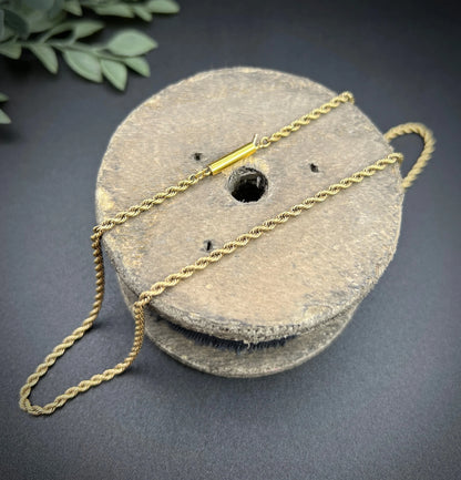 Antique 15 Carat Yellow Gold 16 1/2 Inch Solid Rope Link Chain, Circa 1890
