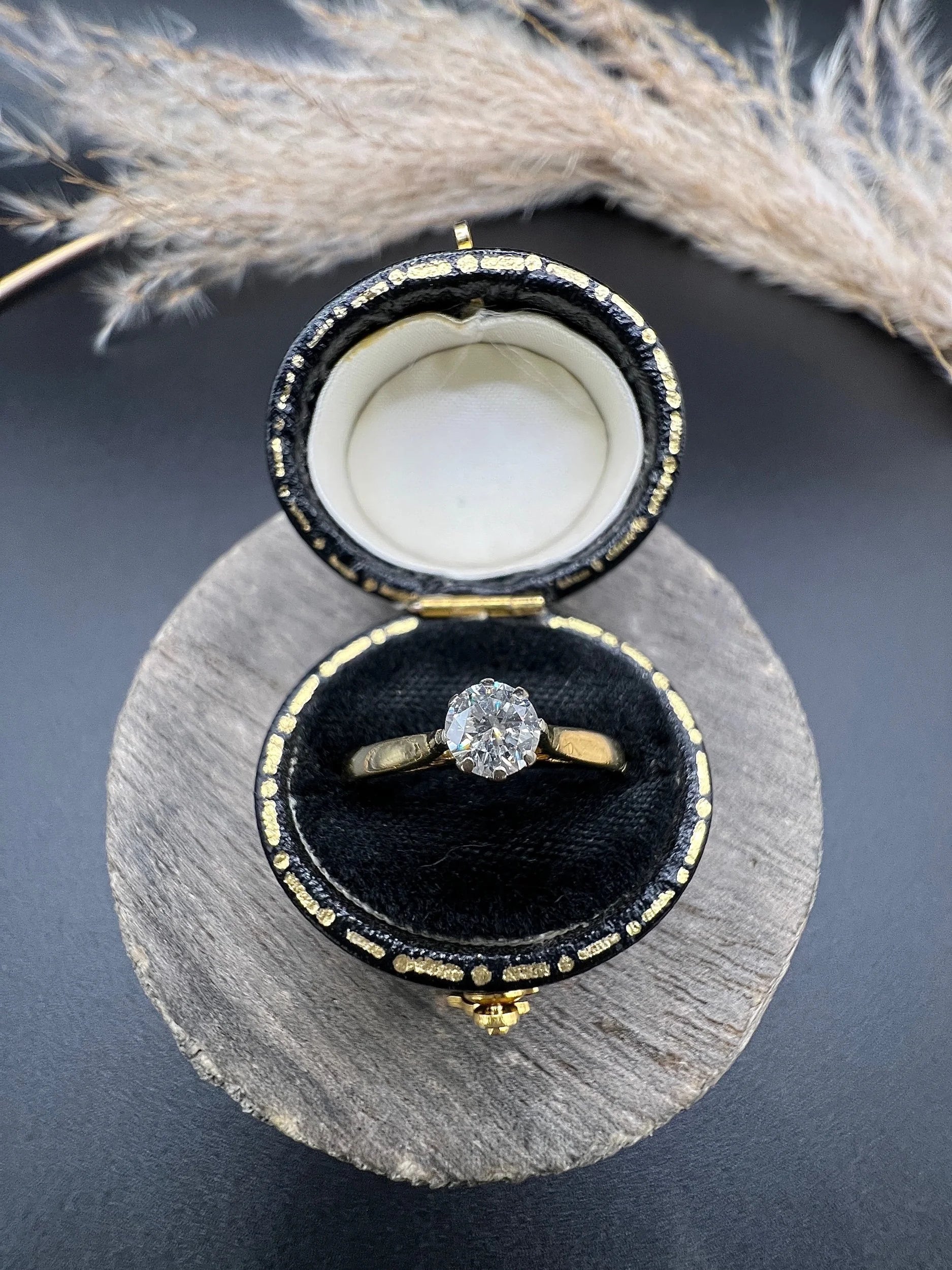 Vintage 18 ct Yellow Gold Diamond Single Stone Engagement Ring