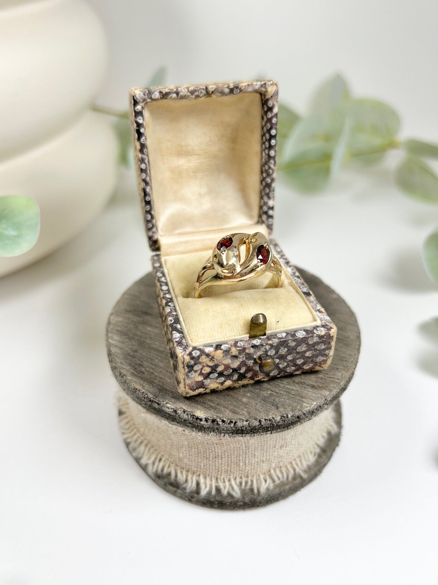 Vintage 9ct Yellow Gold 1960’s Double Headed Garnet Snake Ring