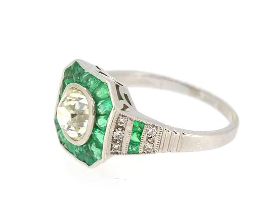 Emerald and Diamond Target Ring, 1.41 carats, 18ct White Gold