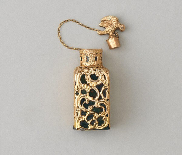 Antique Bloodstone and Gold Scent Bottle, 18th Century