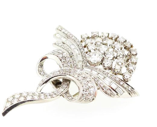 Vintage Diamond Brooch, estimated 6.00 carats, set in Platinum