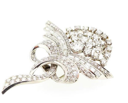 Vintage Diamond Brooch, estimated 6.00 carats, set in Platinum