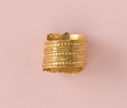 Antique Scandinavian Gold Dragon Ring; striking high-carat gold ring with spiralling bands, tips decorated with a dragon’s head on one end and a meandering tail on the other end