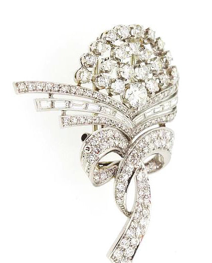 Vintage Diamond Brooch, estimated 6.00 carats, set in Platinum