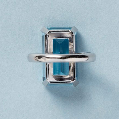 Vintage French 14cts Aquamarine Solitaire Engagement Ring in 18ct White Gold