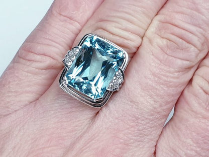 Art Deco Aquamarine and Diamond Dress Ring, 14.80 carats