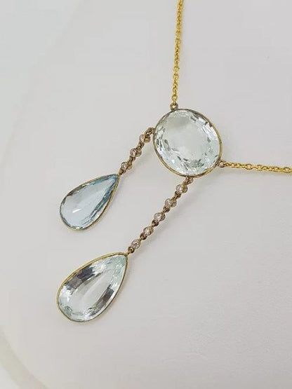 Aquamarine and Diamond Pendant Necklace in 18ct Yellow Gold, 25.00cts