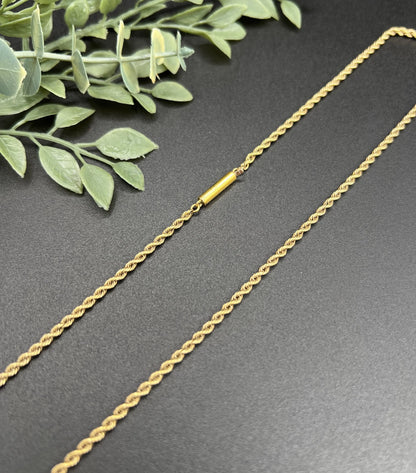Antique 15 Carat Yellow Gold 16 1/2 Inch Solid Rope Link Chain, Circa 1890