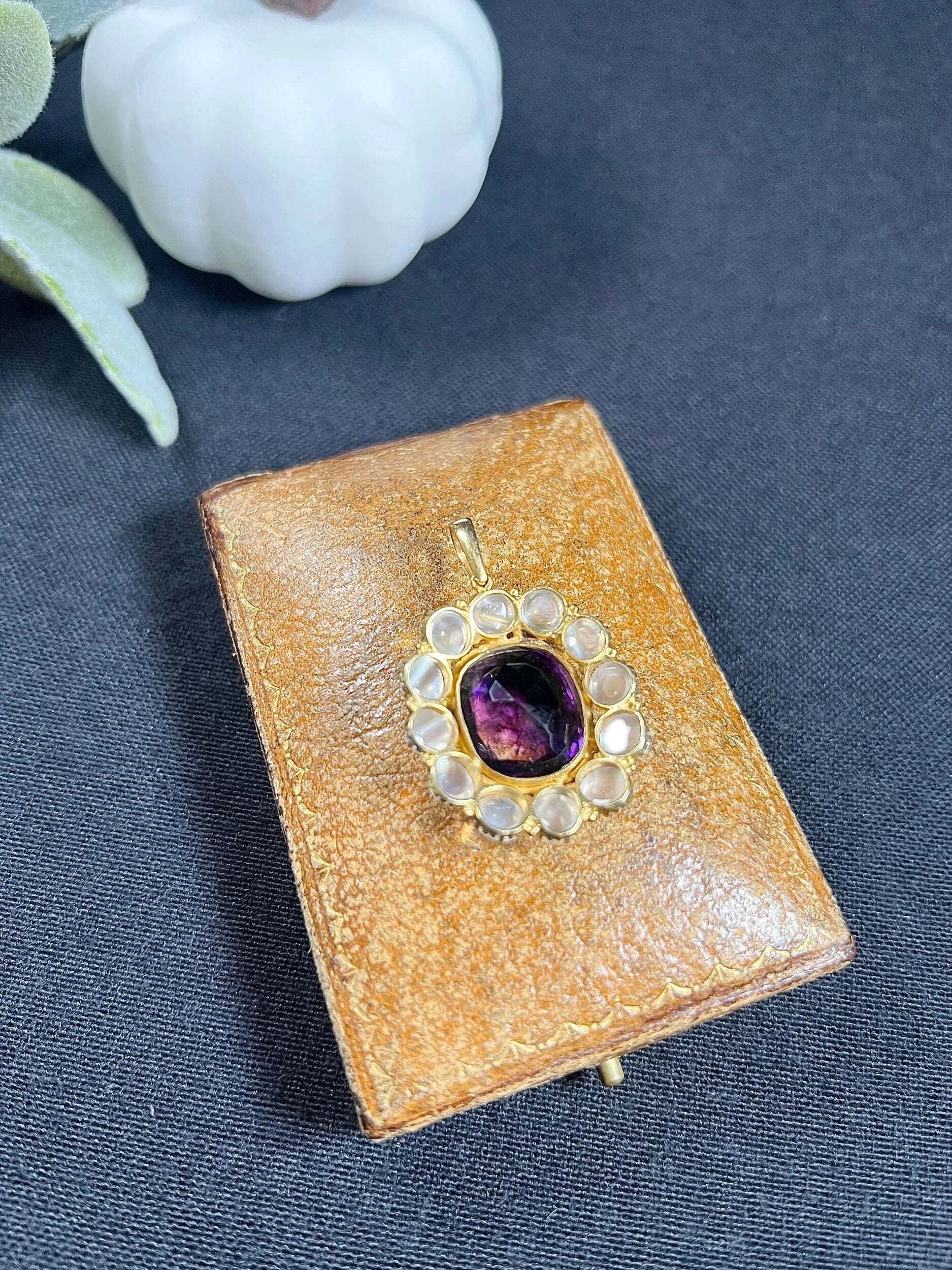 Antique 15t Yellow Gold Victorian Amethyst & Moonstone Pendant