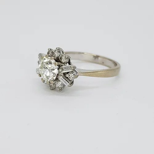 Vintage Diamond Cluster Ring, 1.25 carats, in 18ct gold, Circa 1960s