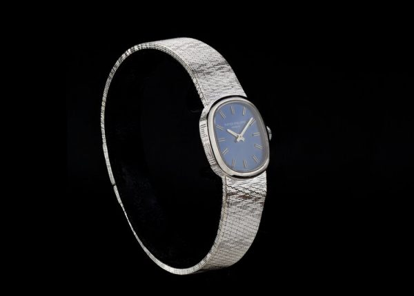 Patek Philippe Mini Ellipse 18ct White Gold Ladies Vintage Watch, Ref 4226, sunburst blue dial, manual movement, 18ct Patek Philippe bracelet strap, Circa 1980