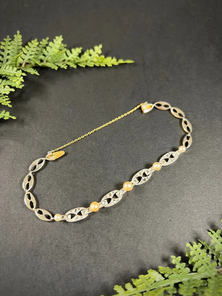 Antique Diamond And Pearl Bracelet In 18 Carat Yellow Gold And Platinum