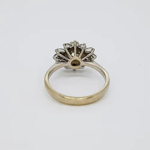 Vintage Diamond Cluster Ring in 18ct Gold, 1.25 carats, Circa 1960s