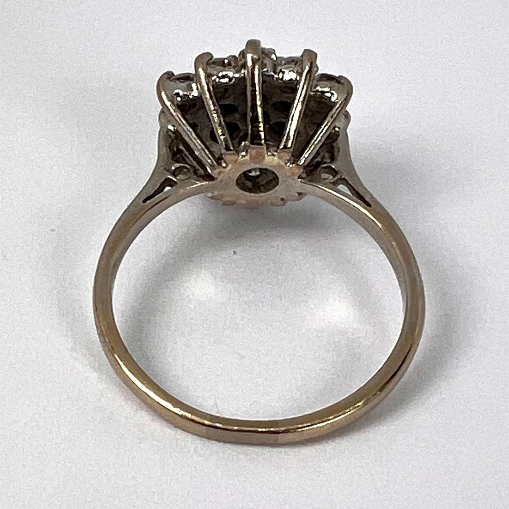 18ct White Gold and Diamond Cluster Ring, 1.90 carat total