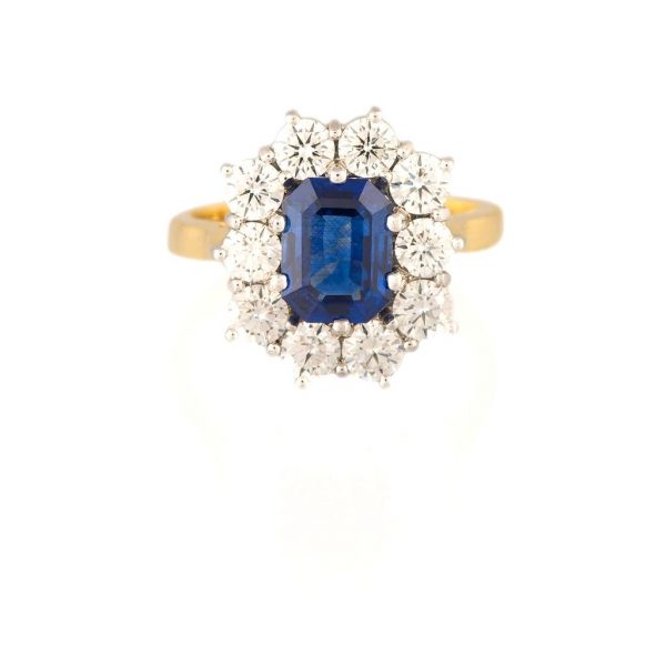Sapphire and Diamond Cluster Ring, 2.30 carats, 18ct Yellow Gold