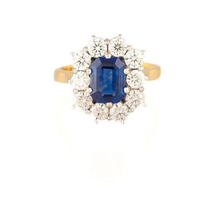 Sapphire and Diamond Cluster Ring, 2.30 carats, 18ct Yellow Gold