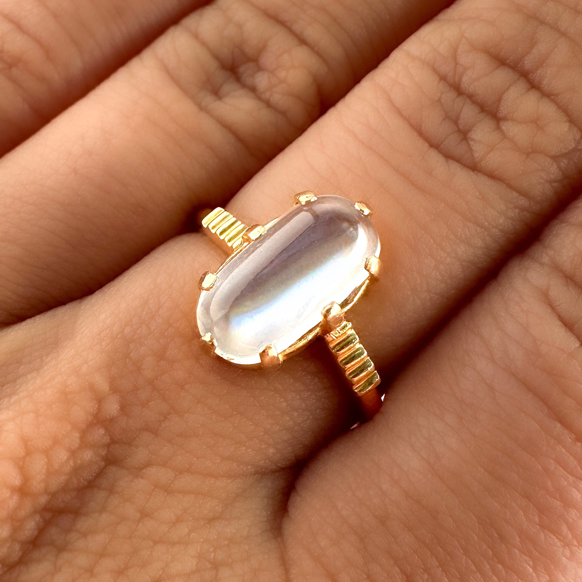 Vintage Oval Cabochon Moonstone Solitaire Engagement Ring in 18ct Gold
