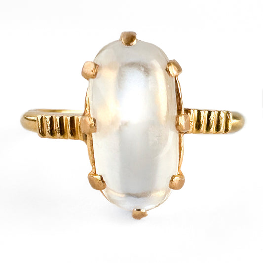 Vintage Oval Cabochon Moonstone Solitaire Engagement Ring in 18ct Gold