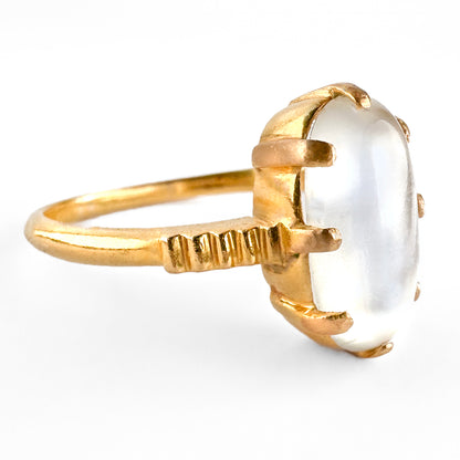 Vintage Oval Cabochon Moonstone Solitaire Engagement Ring in 18ct Gold