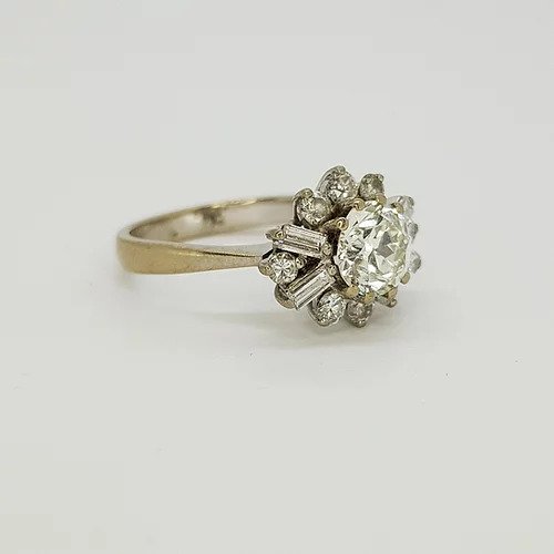 Vintage Diamond Cluster Ring in 18ct Gold, 1.25 carats, Circa 1960s