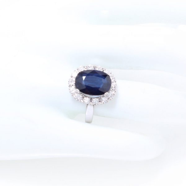 Vintage 1970s Sapphire and Diamond Oval Cluster Ring, 3.50 carats