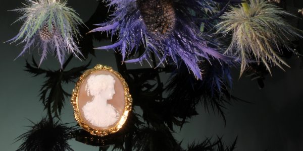 Antique Victorian Shell Cameo 18ct Yellow Gold Brooch