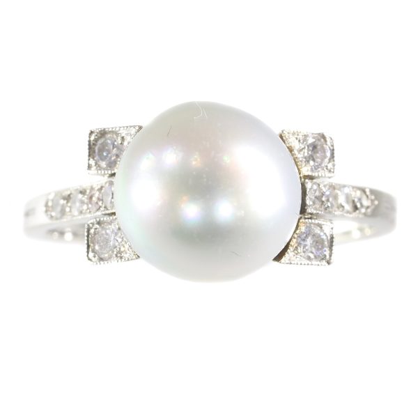 Antique Art Deco Ring with Large Pearl and Diamonds