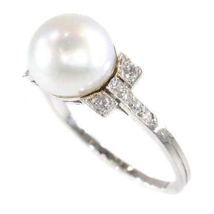 Antique Art Deco Ring with Large Pearl and Diamonds