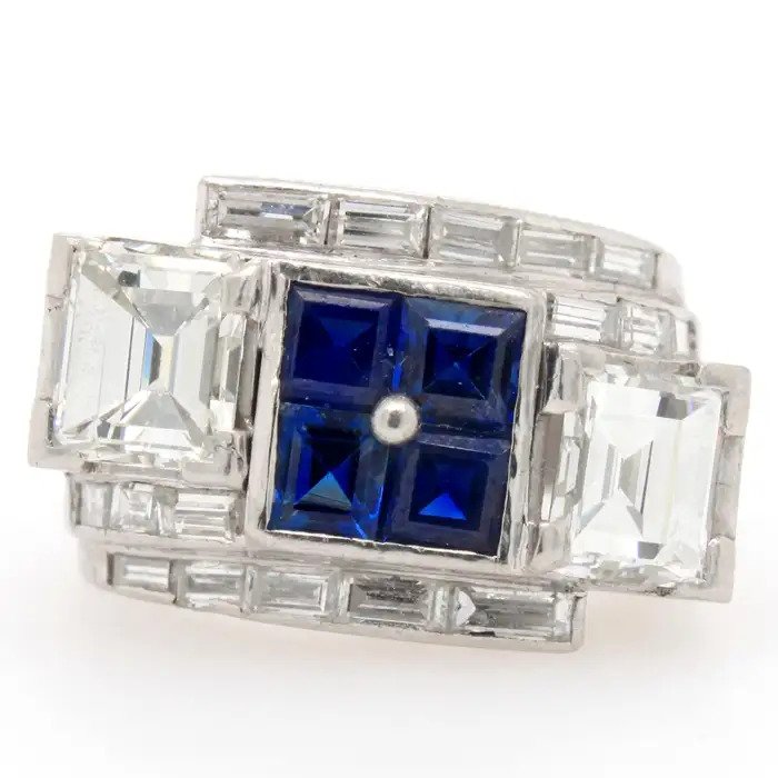 Art Deco Sapphire and Diamond Ring in Platinum