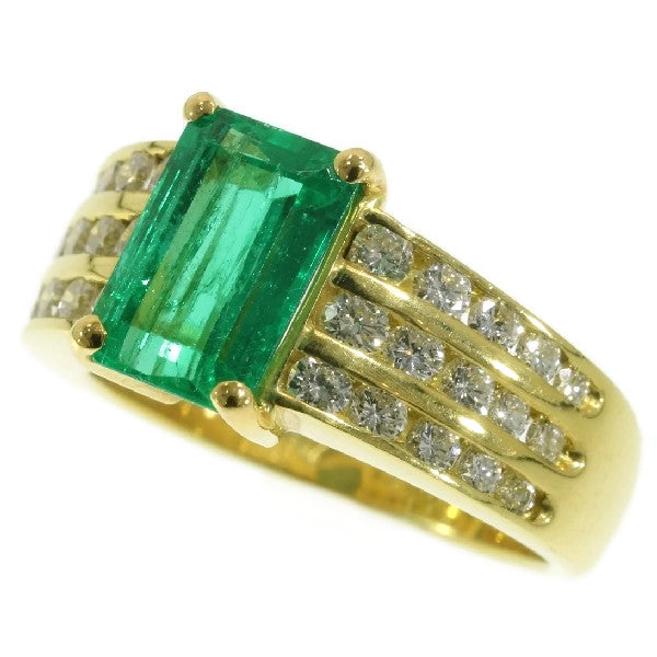 Vintage Kutchinsky 2.33 Carat Natural Emerald and Diamond 18 Carat Yellow Gold Ring