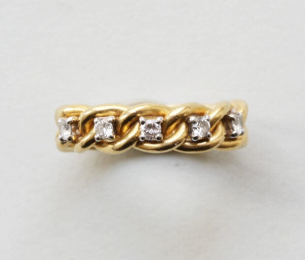 Vintage Diamond and 18ct Yellow Gold Chain Link Ring; with 8 chain links set with a brilliant cut diamond, with gold panel for an inscription