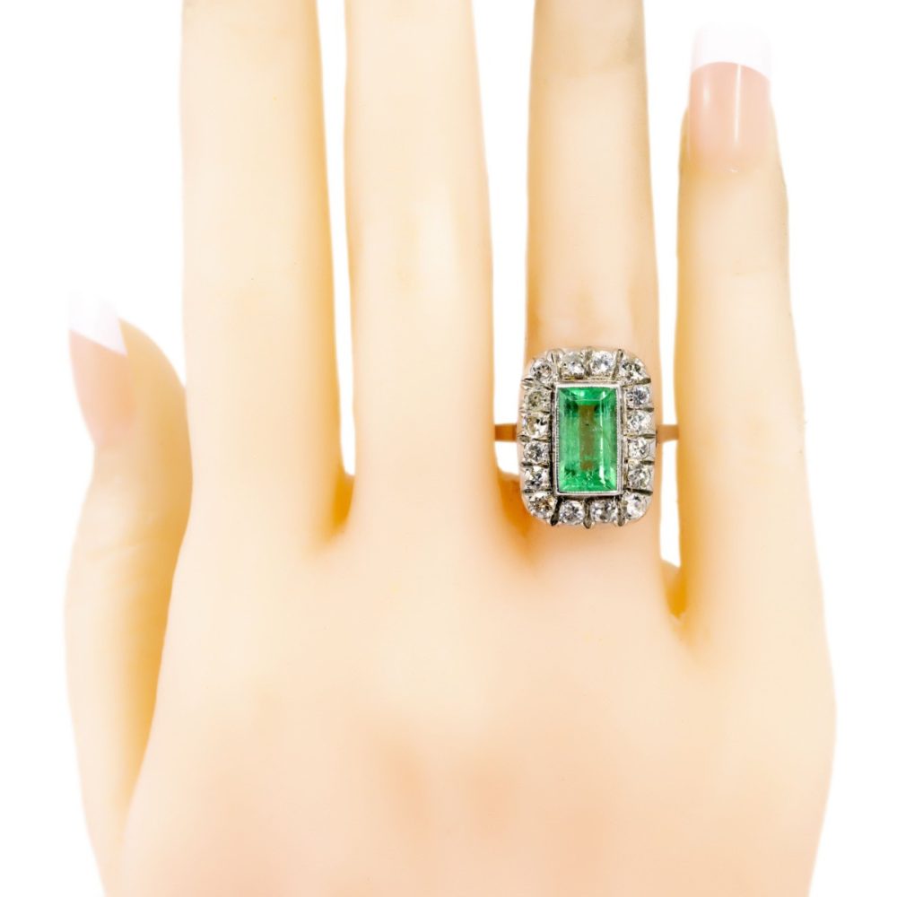 Antique Art Deco Emerald and Diamond Ring