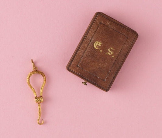 Antique Victorian 18ct Gold Button Hook Pendant; unique 19th century 18ct yellow gold pendant with a button hook, beautifully engraved with scrolls and foliage in its original case with monogram: C.S.