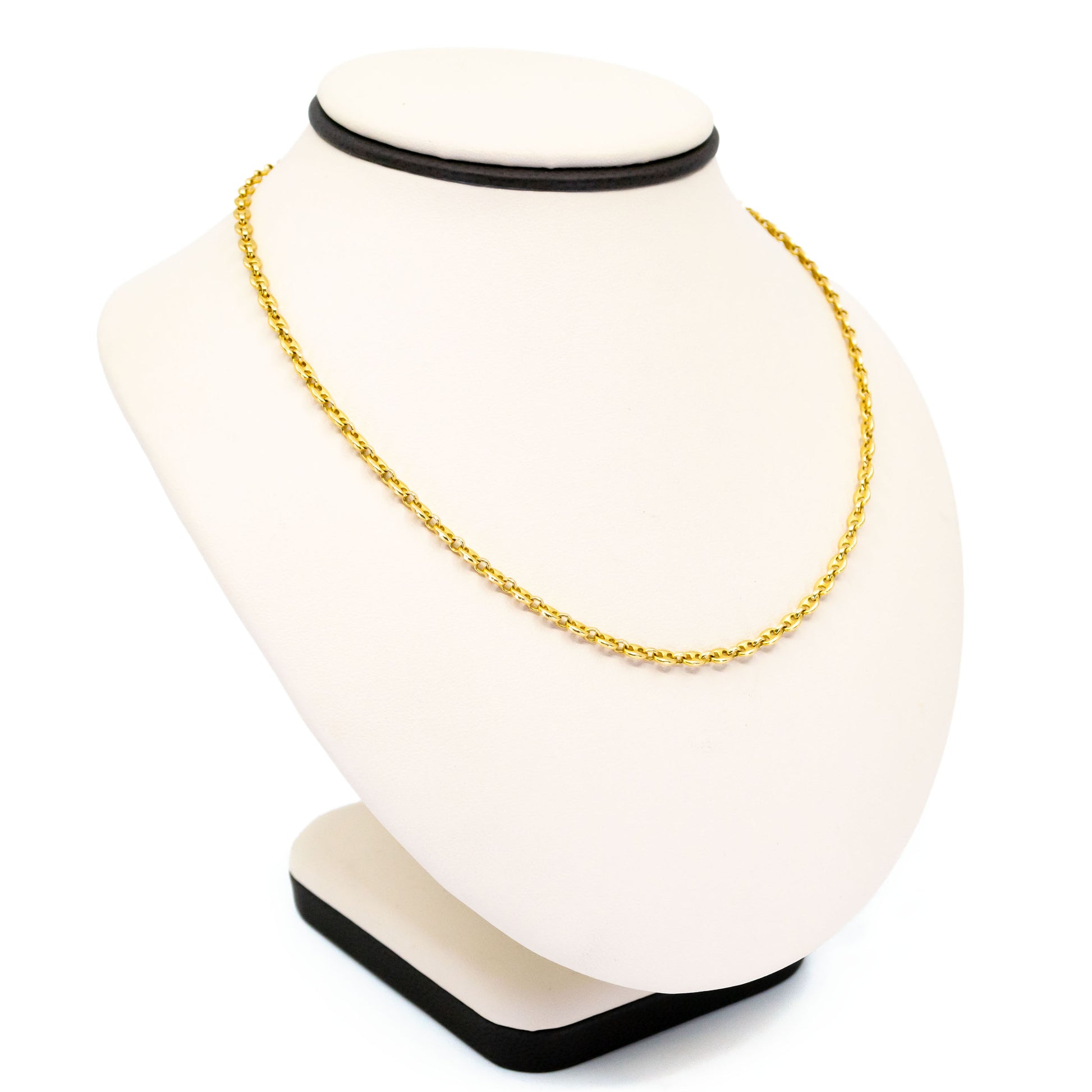 A yellow gold mariner link chain necklace