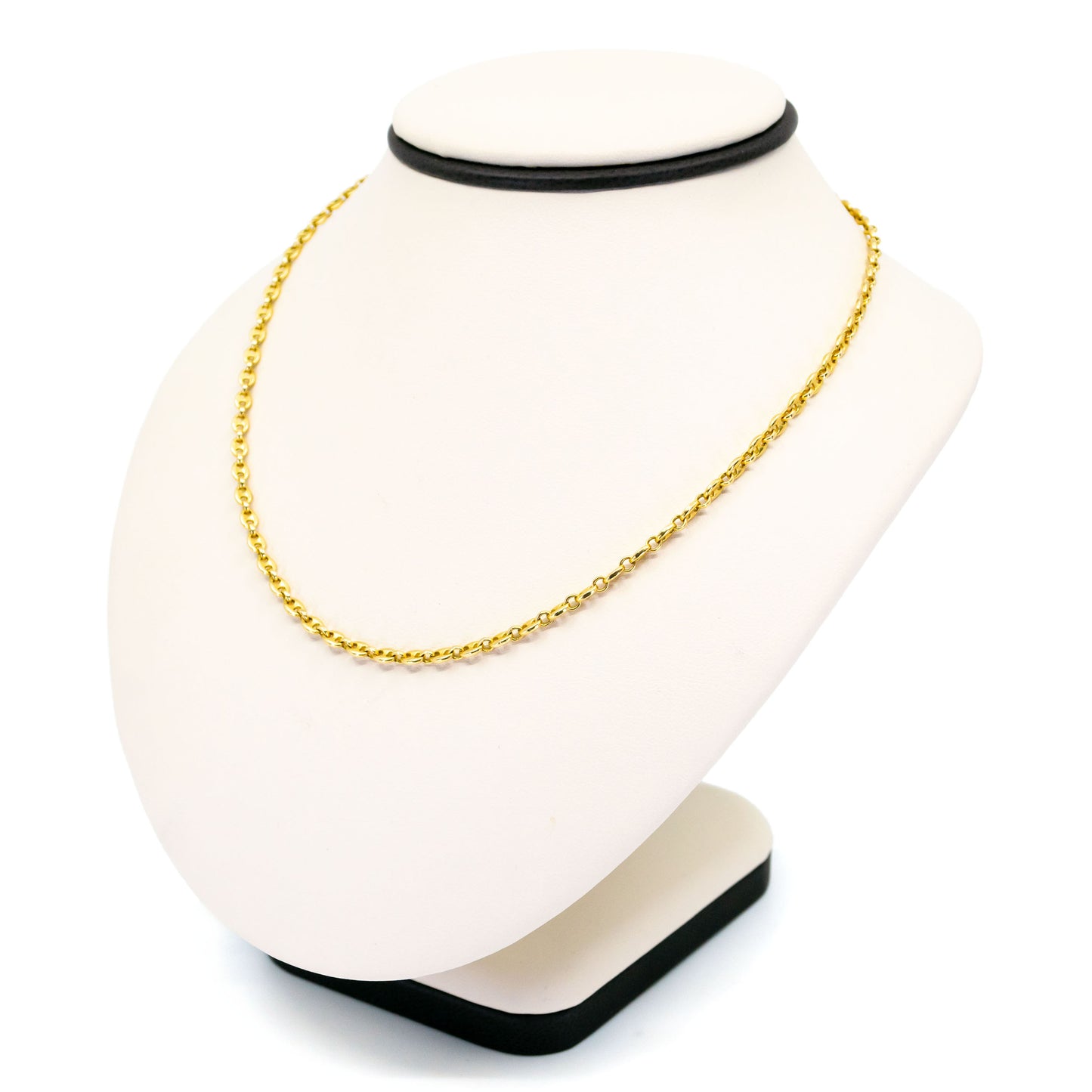 A yellow gold mariner link chain necklace