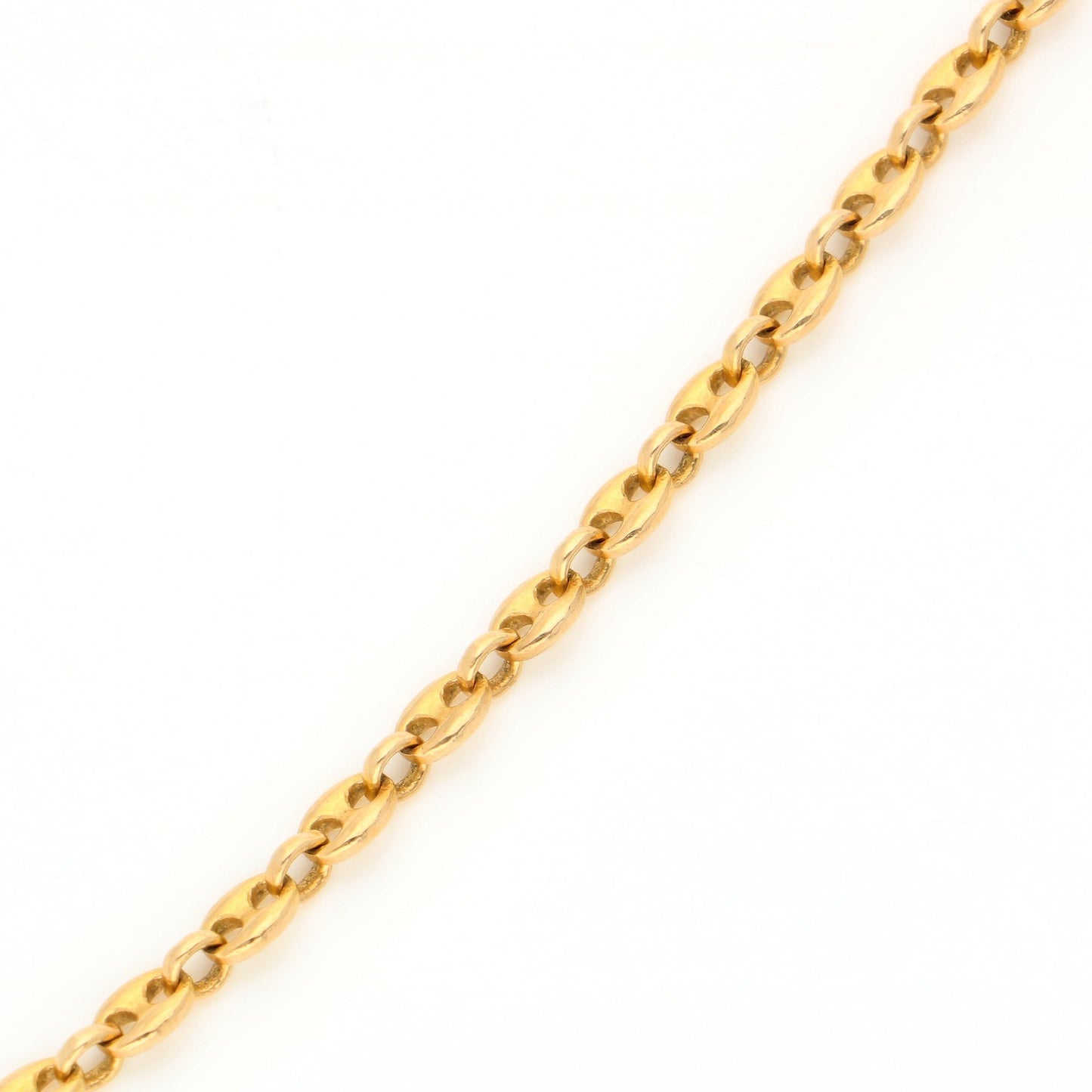A yellow gold mariner link chain necklace