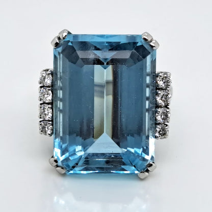 Vintage 1940s Retro 27cts Aquamarine and Diamond Cocktail Ring in Platinum