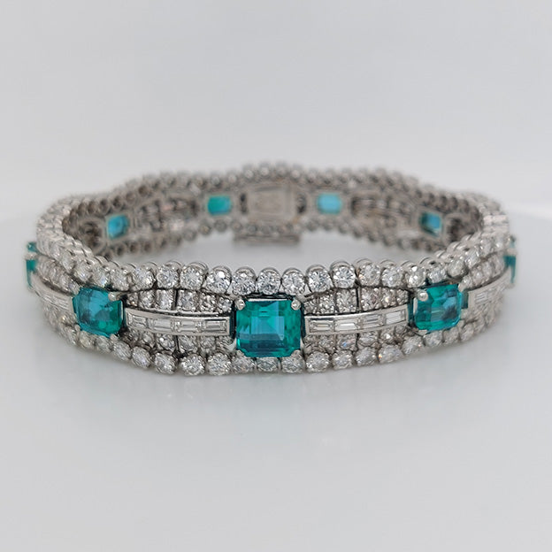 Fine Emerald and Diamond Bracelet, 10cts emeralds and 15cts diamonds