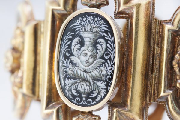 Antique Victorian 19th Century 18ct Gold Bracelet Depicting A Putto, handmade in Italy, Circa 1870s