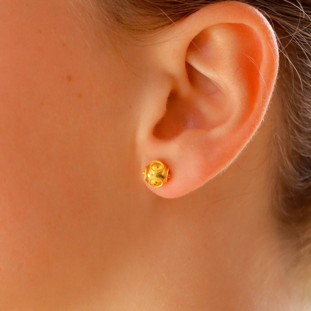 Etruscan-Style Ord Stud Earrings In 18 Carat Yellow Gold