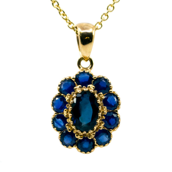 Modern 14 Carat Yellow Gold Sapphire Oval Cluster Pendant, 1.50 Carats