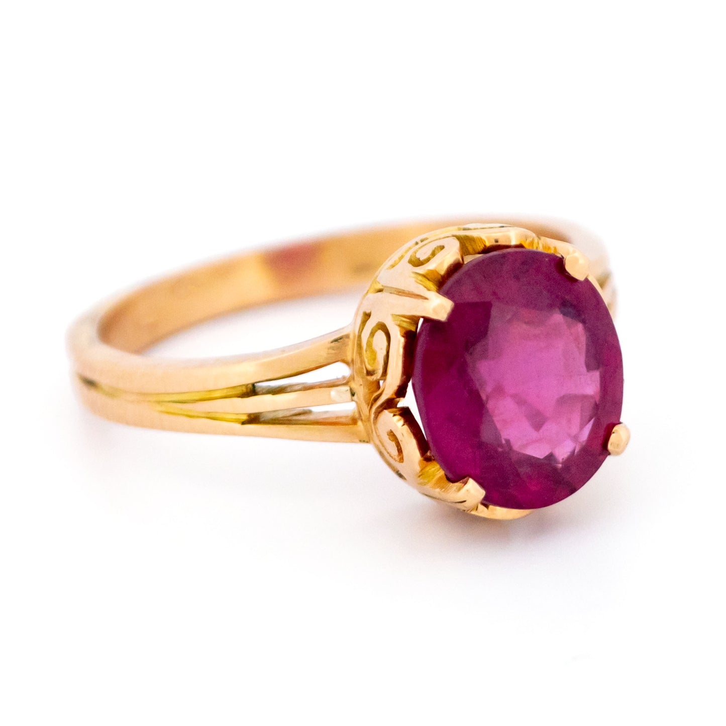 14 Carat Yellow Gold Oval Ruby Solitaire Ring, 3.06 Carats