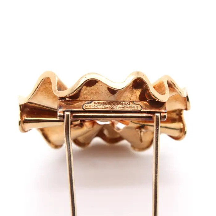 Mauboussin 1940s Retro Gold Brooch and Earrings Suite, Reflections by Trabert & Hoeffer for Mauboussin