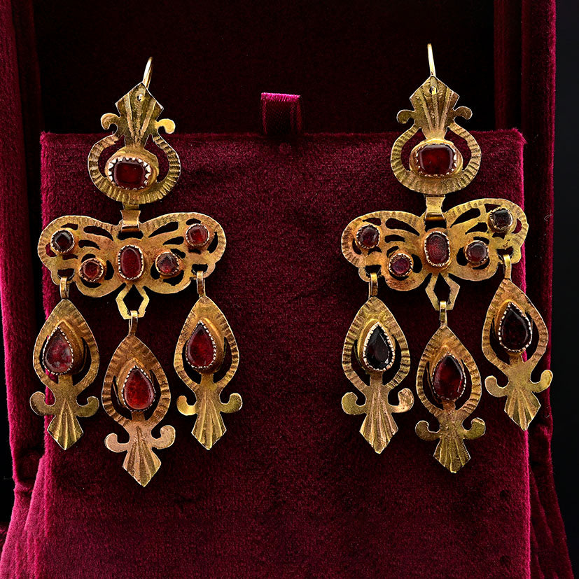 Antique Georgian Rococo Table Cut Red Paste and Yellow Gold Bow Chandelier Drop Earrings, Circa late 1600s/early 1700s