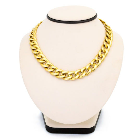 Vintage Italian 18ct Yellow Gold Curb Link Necklace, substantial solid 18ct yellow gold curb link chain necklace. Bold luxurious design striking statement adding elegance and sophistication